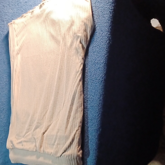 XL Gray Pajama short set - Picture 4 of 8